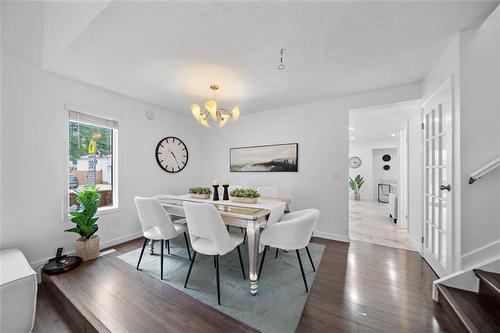 27 Chisholm Dr, Winnipeg, MB 