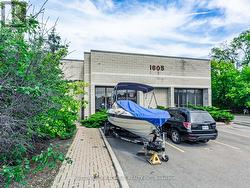 5 - 1605 SEDLESCOMB DRIVE  Mississauga, ON L4X 1M4