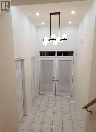 84 LITTLE BRITAIN CRESCENT , Brampton, Ontario L6Y 6A8 2