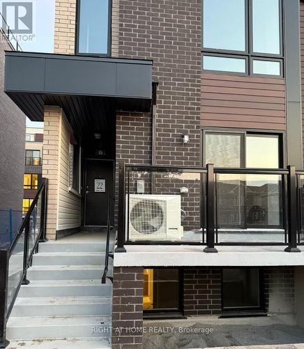 20 - 235 MCLEVIN AVENUE , Toronto, Ontario M1B 0E8 2