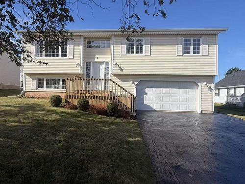 5 Commonwealth Avenue, Charlottetown, PE 