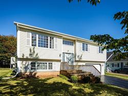 5 Commonwealth Avenue  Charlottetown, PE C1E 2E7