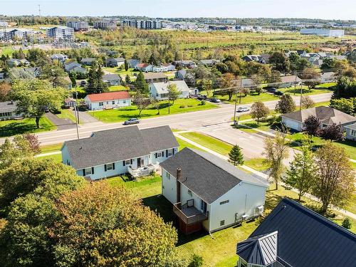 5 Commonwealth Avenue, Charlottetown, PE 