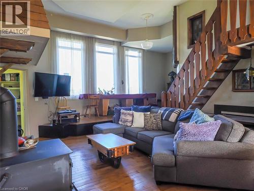 1635 Lakeshore Road, Clear Creek, ON 