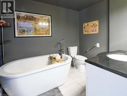Upstairs bath off primary bedroom - 