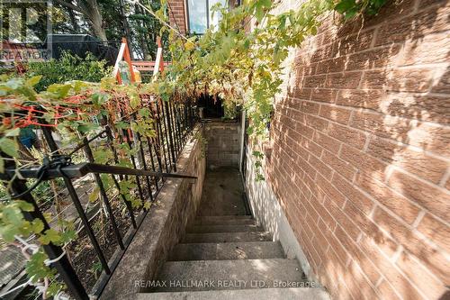 16 Ascolda Boulevard, Toronto, ON 