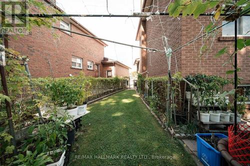 16 Ascolda Boulevard, Toronto, ON 