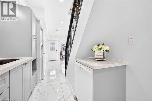 4 Albemarle Street, Hamilton, ON 