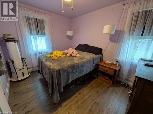 Wood-finish flooring with a light tone - 487 Scholfield Avenue N, Welland, ON 