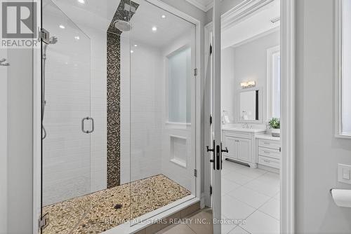 126 Hillview Road, Aurora, ON 