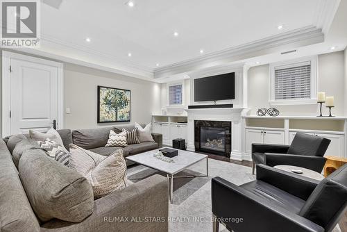 126 Hillview Road, Aurora, ON 