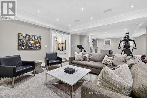 126 Hillview Road, Aurora, ON 