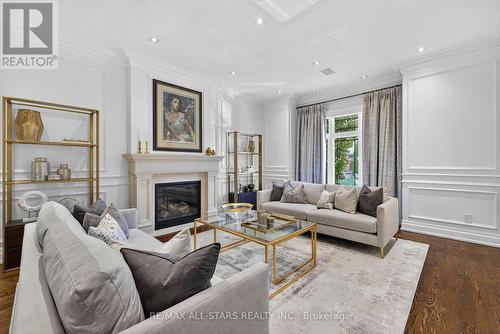 126 Hillview Road, Aurora, ON 