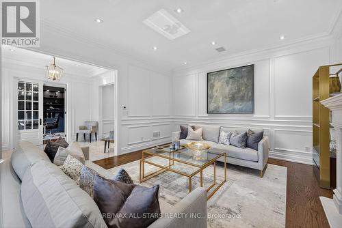 126 Hillview Road, Aurora, ON 