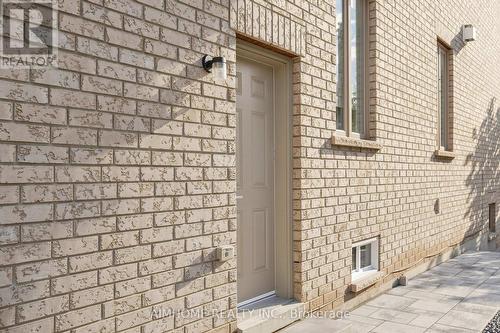 35 Marbrook Street, Richmond Hill, ON 