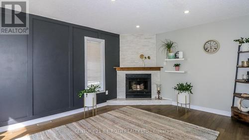 61 Barwick Drive W, Barrie, ON 
