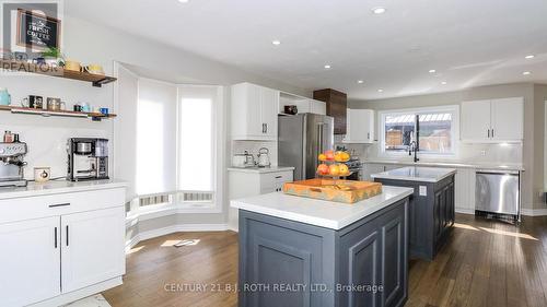 61 Barwick Drive W, Barrie, ON 