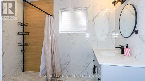 61 Barwick Drive W, Barrie, ON 