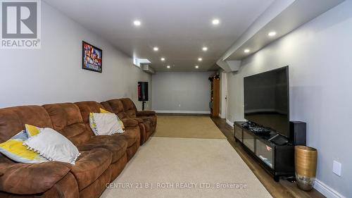61 Barwick Drive W, Barrie, ON 