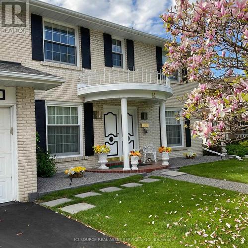 14 Robinhood Drive, Hamilton, ON 