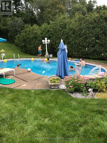 14 Robinhood Drive, Hamilton, ON 