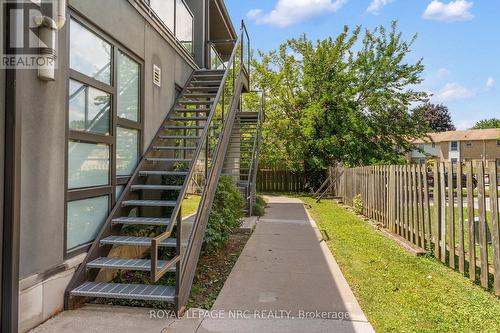 220 - 411 LAKE STREET , St. Catharines (Lakeport), Ontario L2N 4H5 4