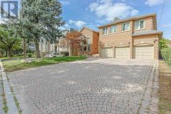 252 DUNVIEW AVENUE N Toronto, ON M2N 4J2