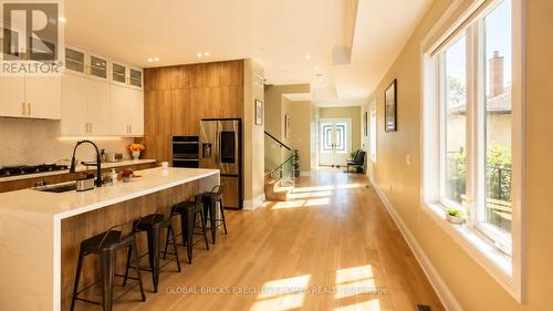 25A PINE AVENUE N , Mississauga, Ontario L5H 2P9 2