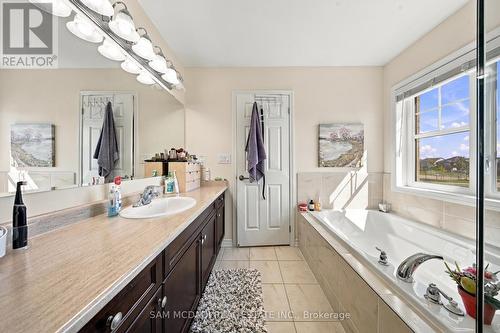 8 Celano Drive, Hamilton, ON 