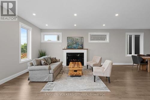 6933 Notre Dame Street, Ottawa, ON 