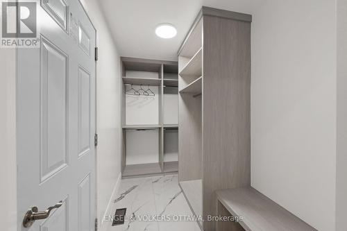 Mudroom off garage - 6933 Notre Dame Street, Ottawa, ON 