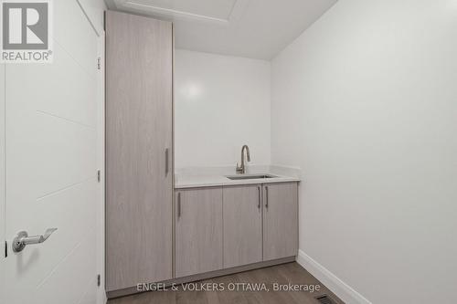 Upper Level Laundry - 6933 Notre Dame Street, Ottawa, ON 