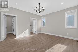 Primary Bedroom with Walk-in Closet and Ensuite - 