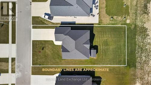 BOUNDARY LINES ARE APPROXIMATE - 48 Mctavish Crescent, Huron-Kinloss, ON 