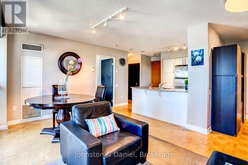 805 - 33 Sheppard Avenue E, Toronto, ON 