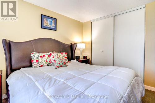 805 - 33 Sheppard Avenue E, Toronto, ON 