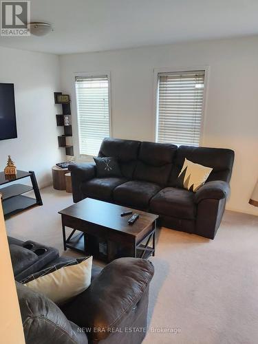 225 Schreyer Crescent, Milton, ON 