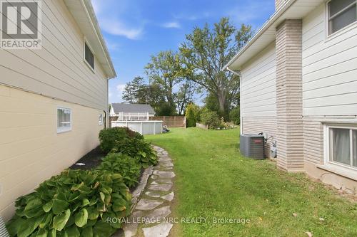 8031 Watson Street, Niagara Falls (Ascot), ON 