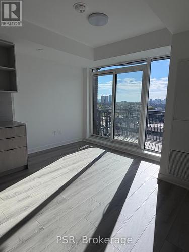 611 - 1185 DUPONT STREET , Toronto, Ontario M6H 0G5 4