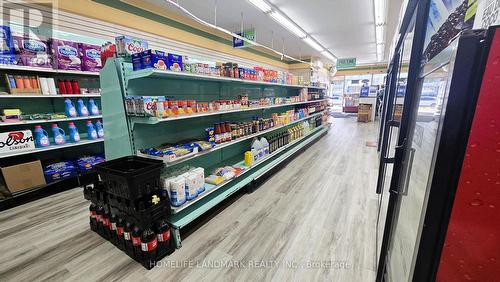 550 Sheppard Avenue W, Toronto, ON 