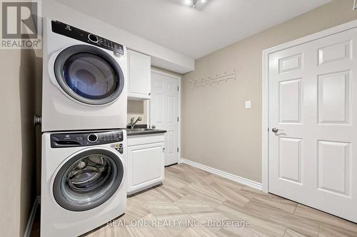 1213 Rosethorne Road, Oakville, ON 
