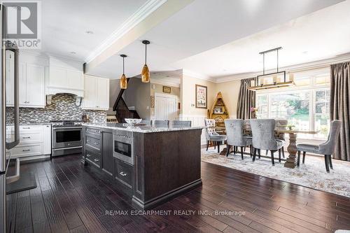 381 Woodworth Court, Hamilton, ON 