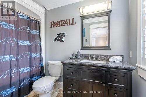 381 Woodworth Court, Hamilton, ON 