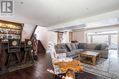 381 Woodworth Court, Hamilton, ON 