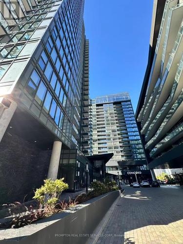 2605 - 155 YORKVILLE AVENUE , Toronto, Ontario M5R 0B4 2