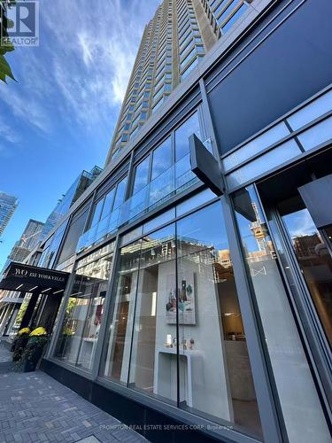 2605 - 155 YORKVILLE AVENUE , Toronto, Ontario M5R 0B4 3