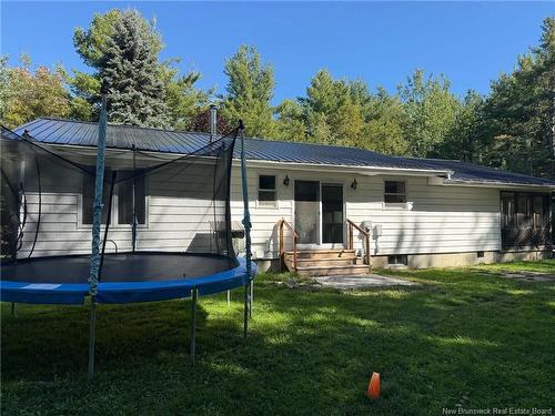15 Mckinnon Rd, Miramichi, NB 