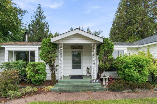 6110 Island Hwy West, Qualicum Beach, BC 