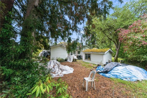 6110 Island Hwy West, Qualicum Beach, BC 