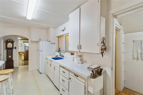 6110 Island Hwy West, Qualicum Beach, BC 